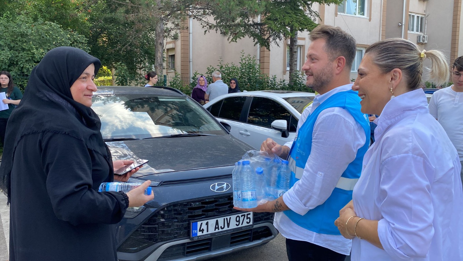 Izmit Belediyesi bu yil da YKS adaylarinin heyecanina ortak oldu (9)