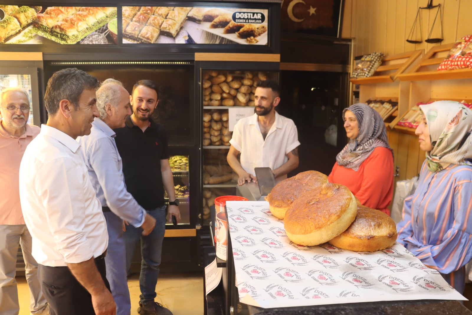 İzmit Belediyesi esnaf ziyaretlerine devam ediyor GÜÇLÜ KADRO, GÜÇLÜ BAĞLAR! (14)