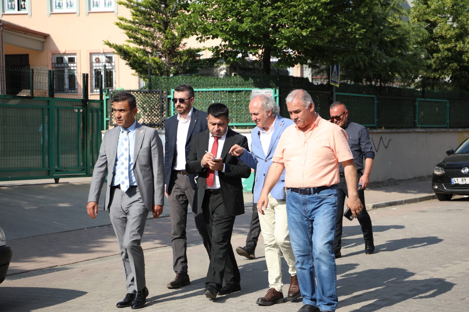 Izmit Belediyesi mahalle inceleme gezilerine ara vermeden Yenisehir'de basladi (1)