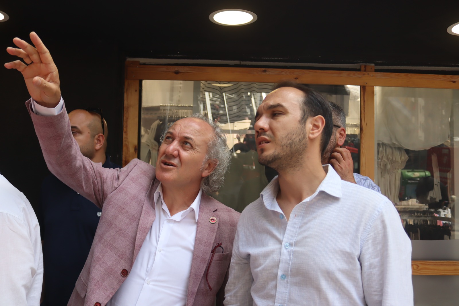 İzmit Belediyesi yangında vatandaşları yalnız bırakmadı (4)
