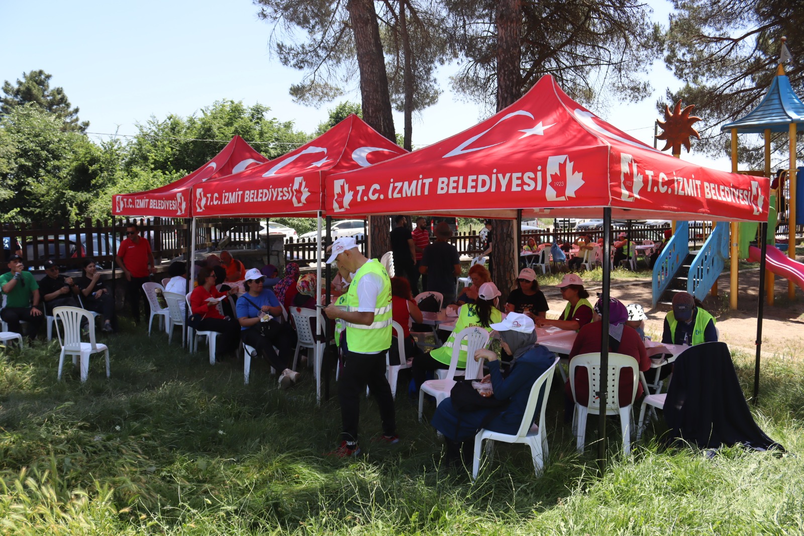 İzmit Belediyesi'nden Çevre Günü'nde doğa ve temizliğe duyarlı adım (10)