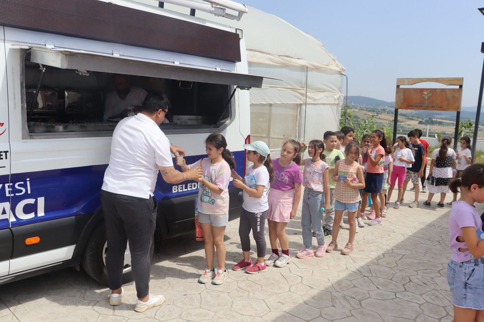 Izmit Belediyesinden Çevre Haftasi'nda çocuklarla anlamli etkinlik (14)
