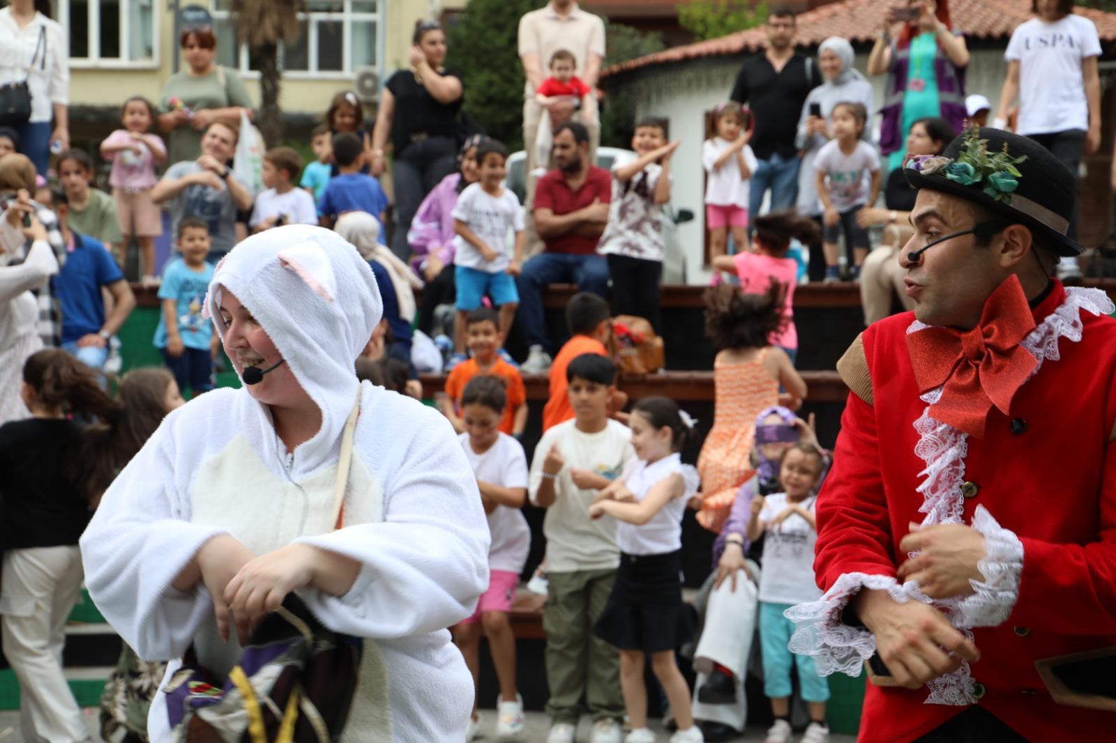 İzmit Belediyesinden öğrencilere Karne Şenliği (8)