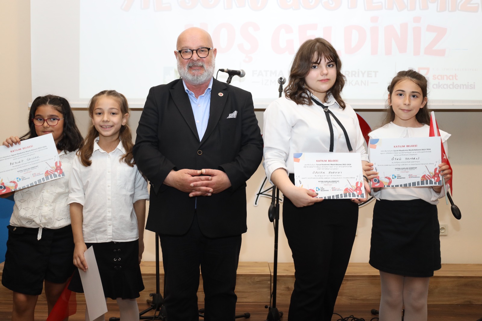 İzmit Sanat Akademisi öğrencilerinden yıl sonu gösterisi (9)