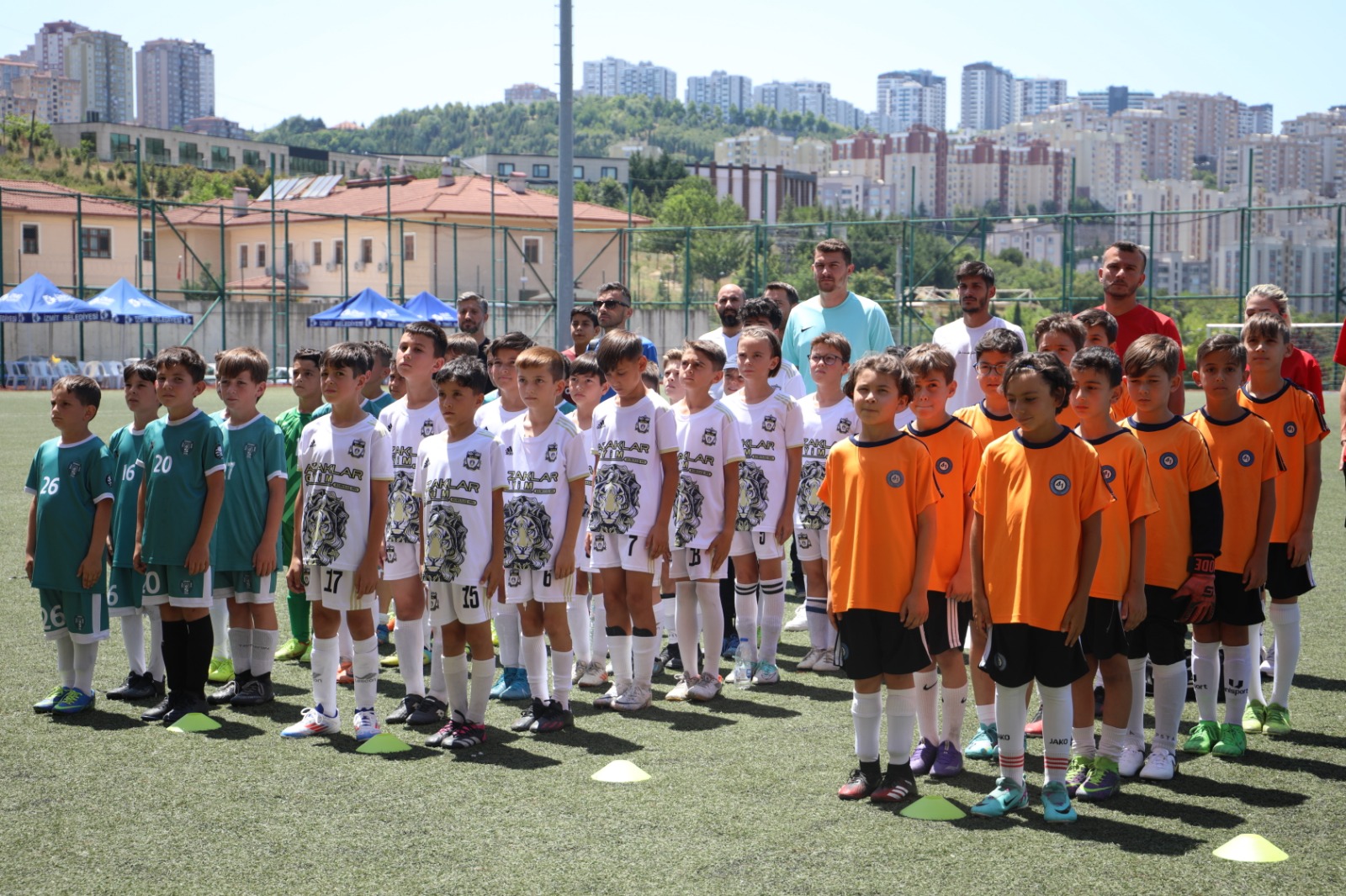 Izmitli gençler kurtulus coskusunu futbol senliginde doyasiya yasiyor (4)