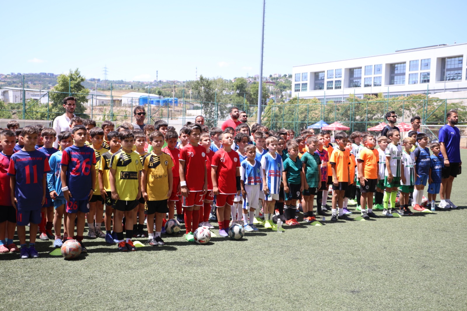 Izmitli gençler kurtulus coskusunu futbol senliginde doyasiya yasiyor (9)