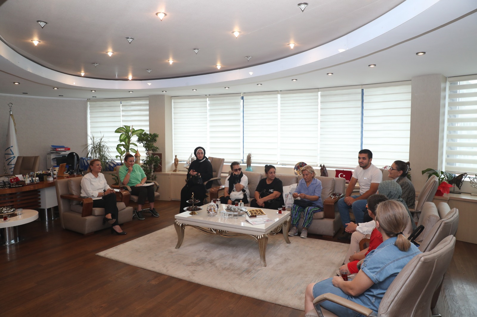 Baskan Hürriyet, Halk Bulusmalari'nda vatandaslari dinlemeye devam ediyor (5)