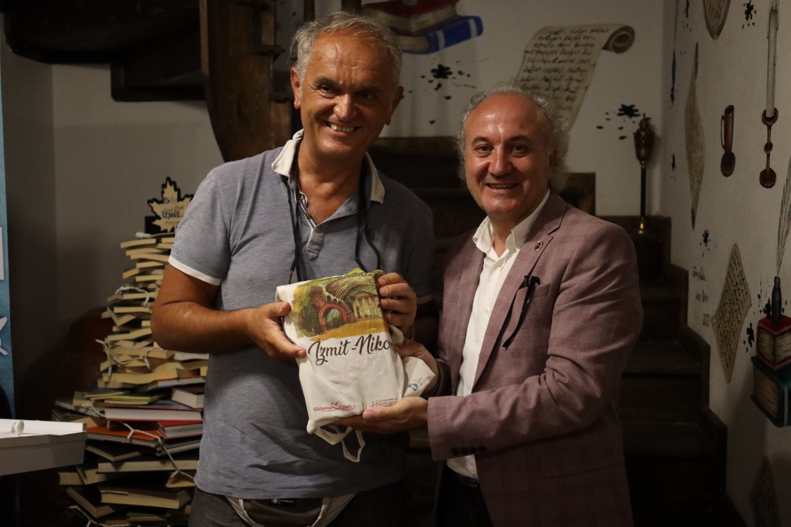 Hediyeler takdim edildi (2)