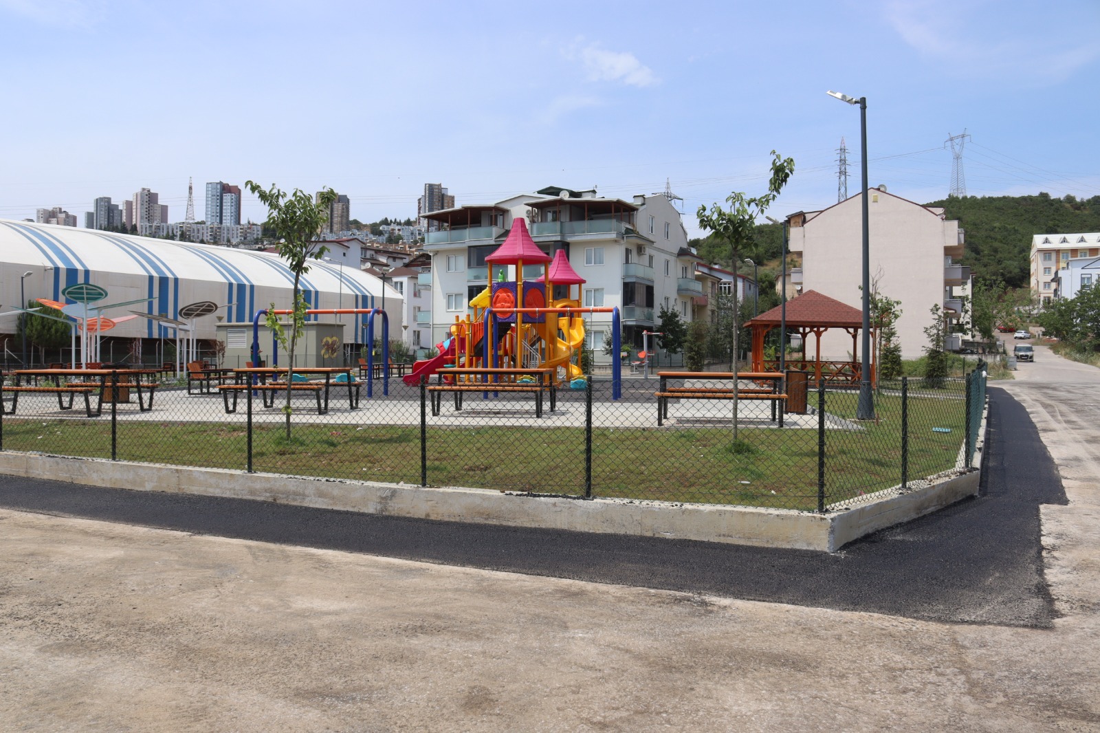 İzmit Belediyesi, Alikahya Fatih Mahallesi’ni modern yollara kavuşturmaya devam ediyor (5)