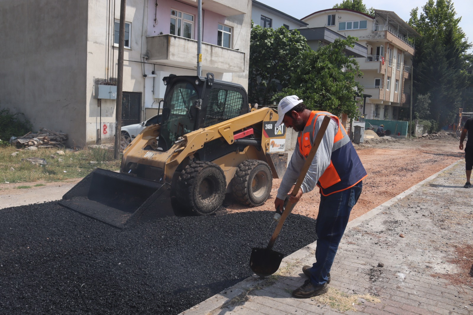 İzmit Belediyesi, Alikahya Fatih Mahallesi’ni modern yollara kavuşturmaya devam ediyor (9)