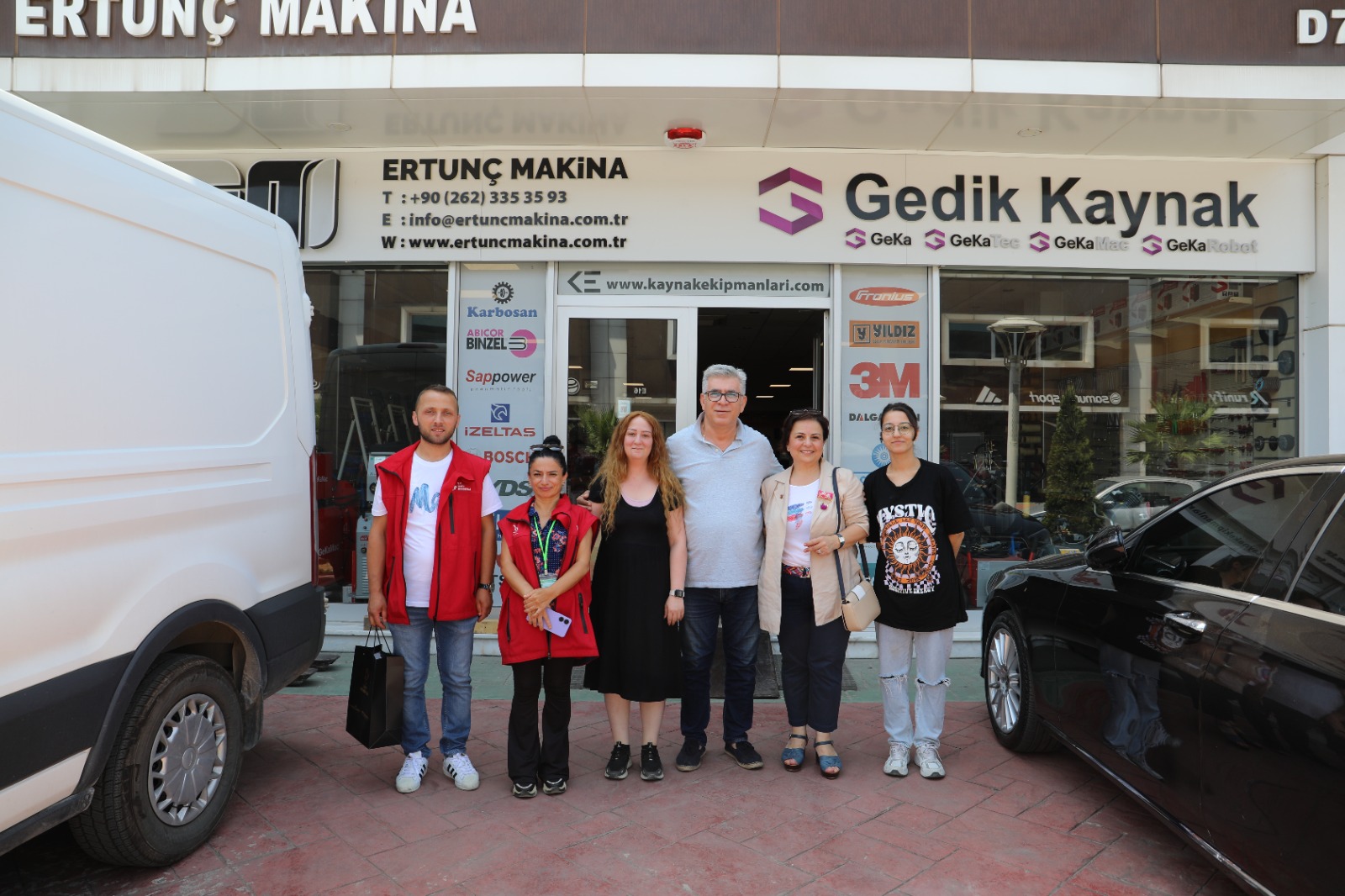 İzmit Belediyesi, Çarşı Yapı AVM esnafının taleplerini dinledi (10)