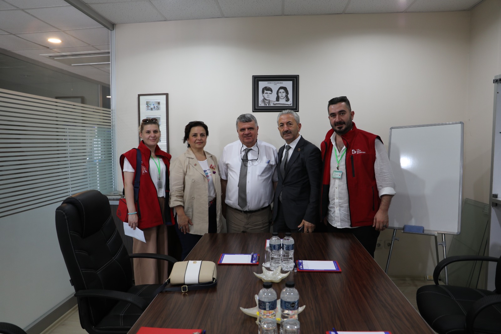 İzmit Belediyesi, Çarşı Yapı AVM esnafının taleplerini dinledi (13)