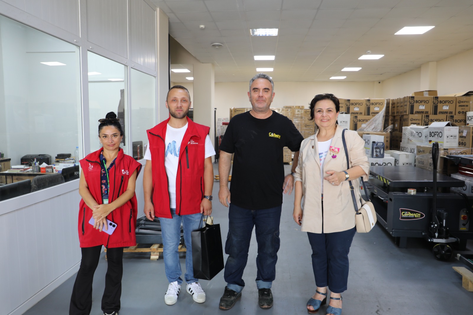 İzmit Belediyesi, Çarşı Yapı AVM esnafının taleplerini dinledi (6)