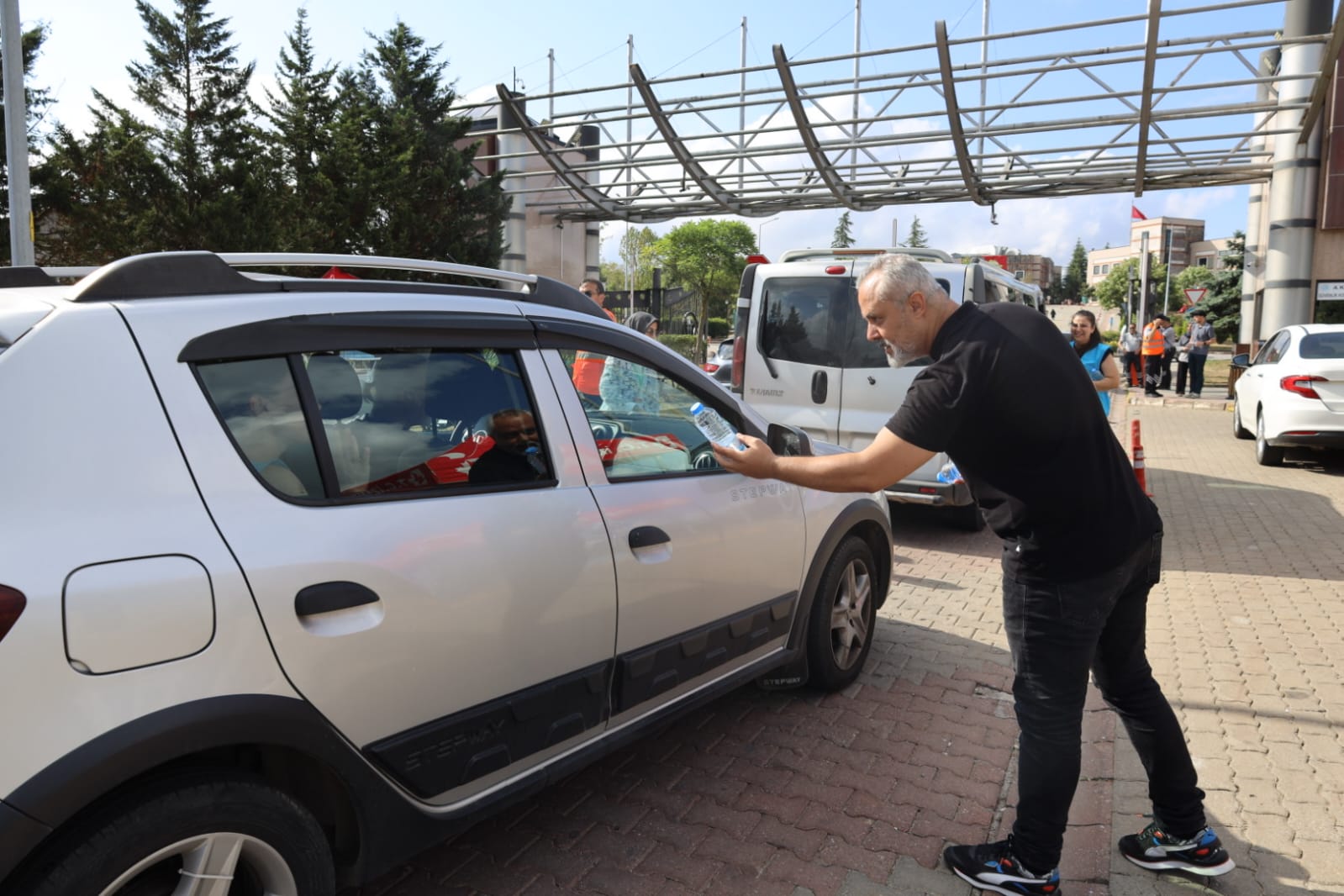 Izmit Belediyesi, KPSS'ye giren adaylari yine yalniz birakmadi (1)