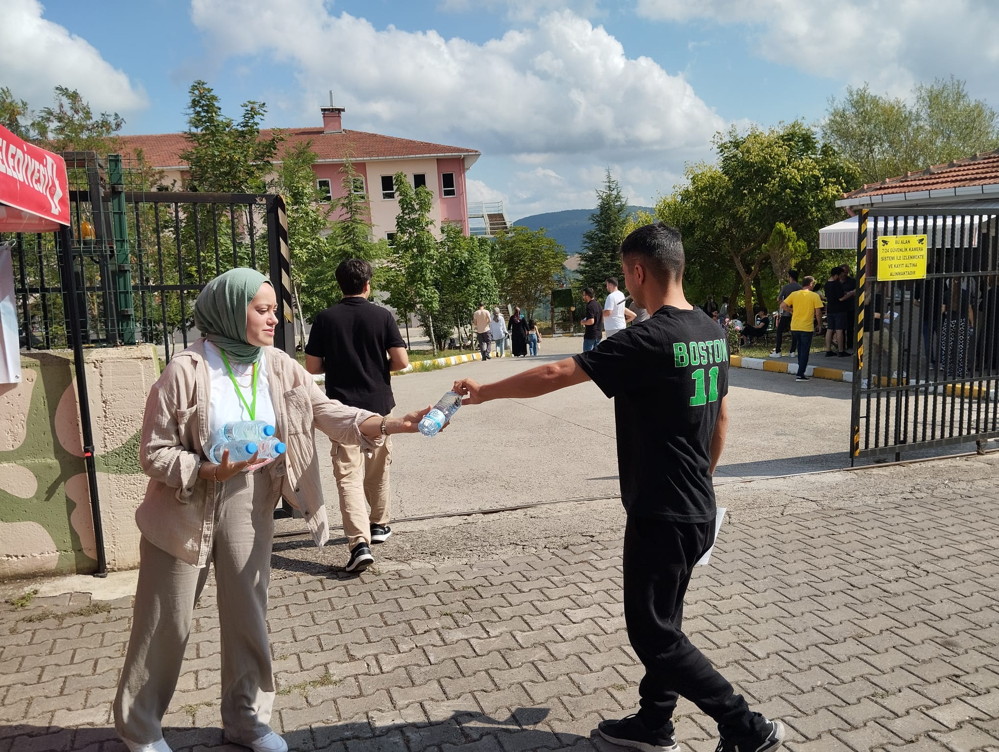 Izmit Belediyesi, KPSS'ye giren adaylari yine yalniz birakmadi (11)