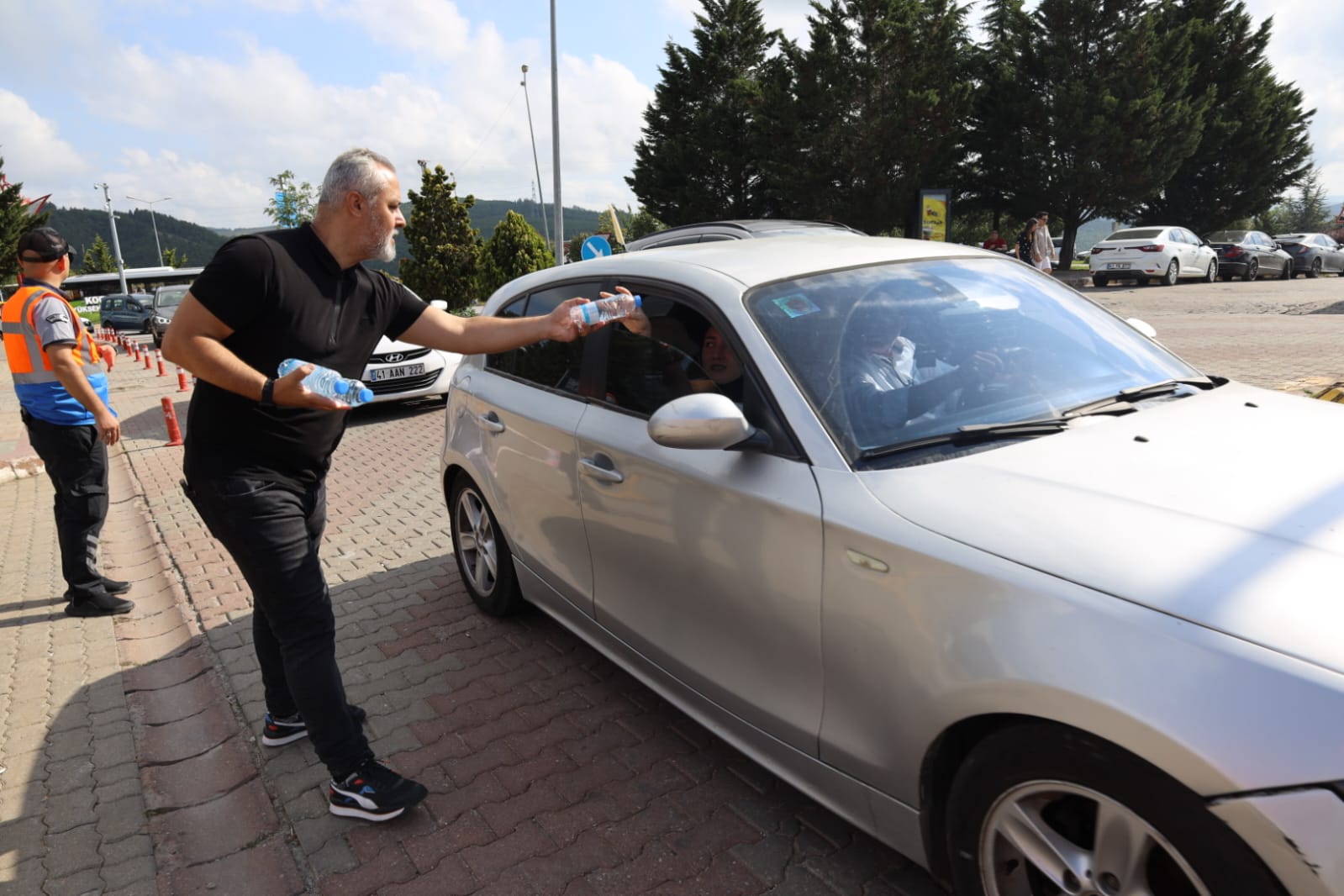 Izmit Belediyesi, KPSS'ye giren adaylari yine yalniz birakmadi (2)