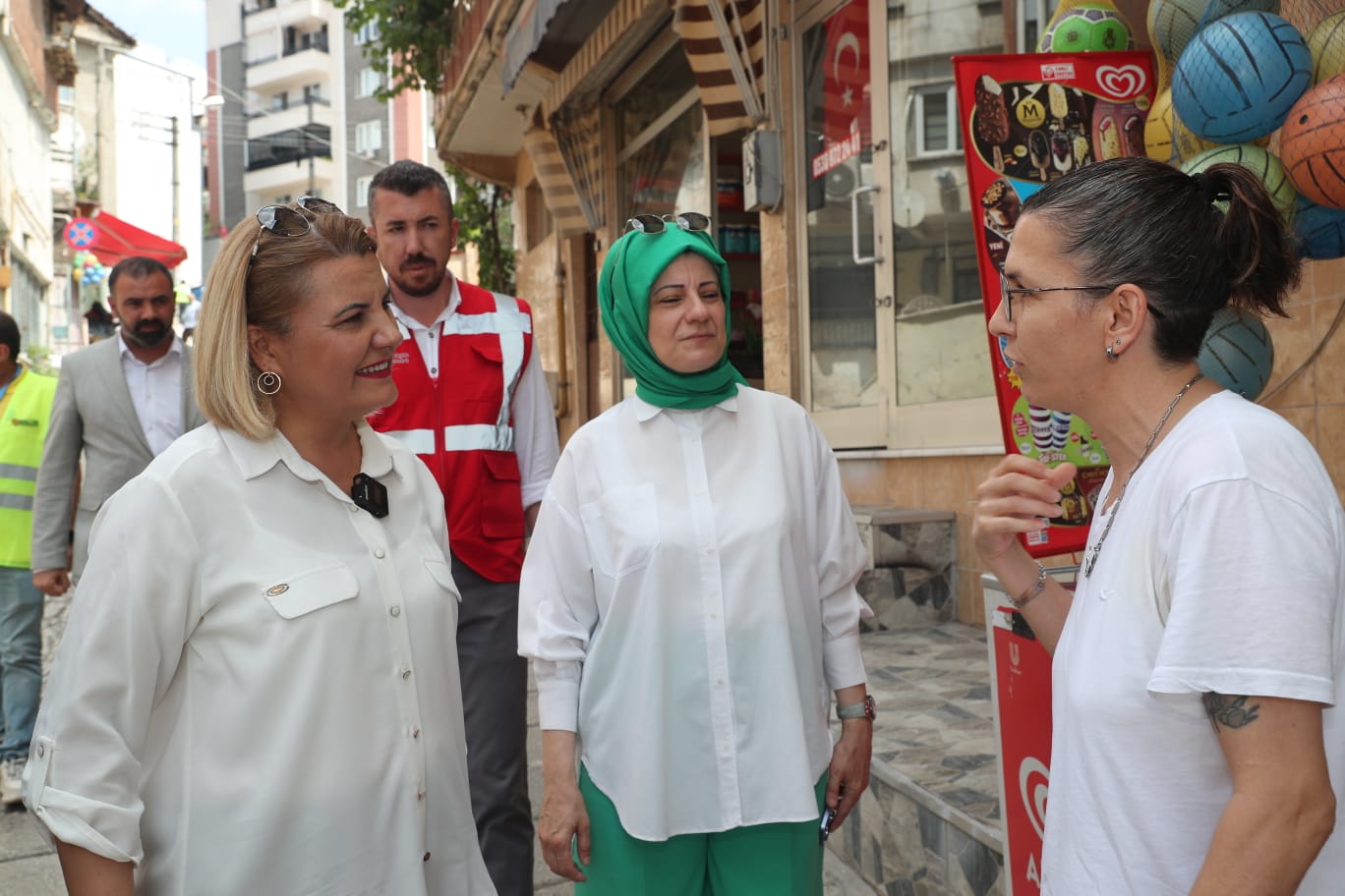 İzmit Belediyesi, Tavşantepe Caddesi’nde konforlu ulaşım için çalışmalara başladı (6)