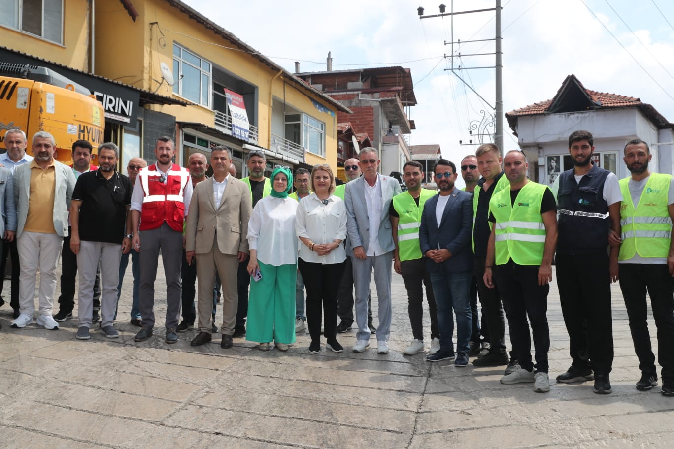 İzmit Belediyesi, Tavşantepe Caddesi’nde konforlu ulaşım için çalışmalara başladı (8)