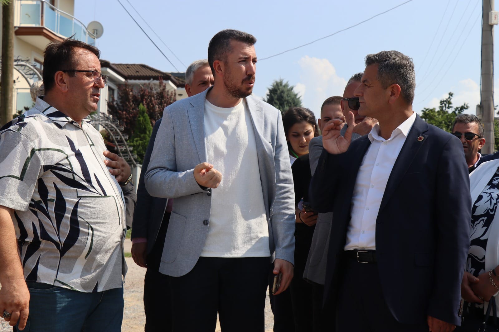 Izmit Belediyesi, Tepeköyün ihtiyaçlarini dinledi (4)