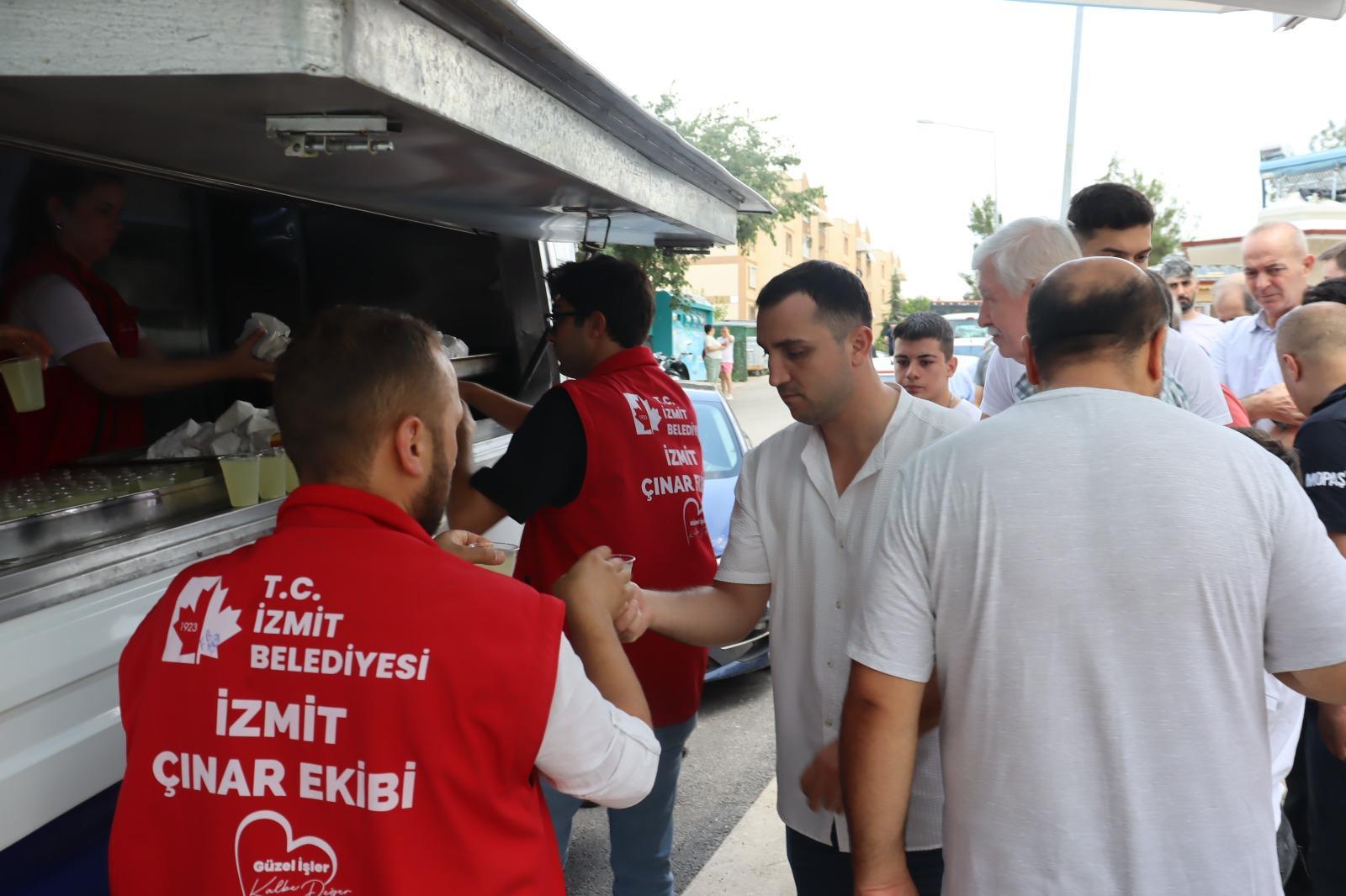 Izmit Belediyesi Yuvam Akarca Ulu Camii cemaatiyle bulustu (6)