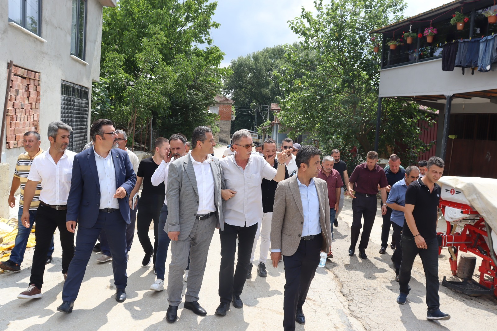 İzmit Belediyesi köyleri önemsiyor ve sık sık ziyaret ediyor (12)