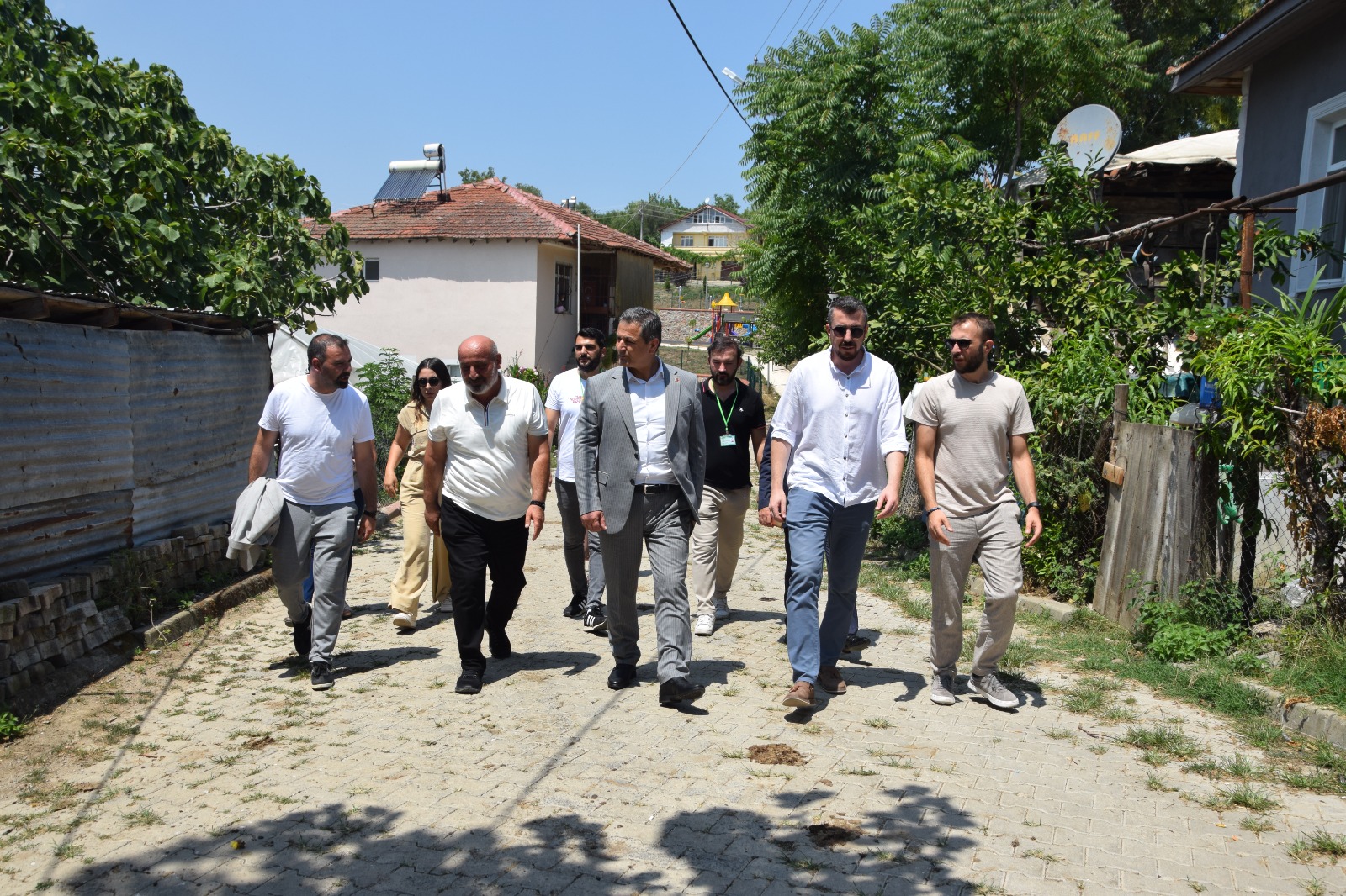 İzmit Belediyesi mahalle gezilerine Sepetçi’de devam etti (3)