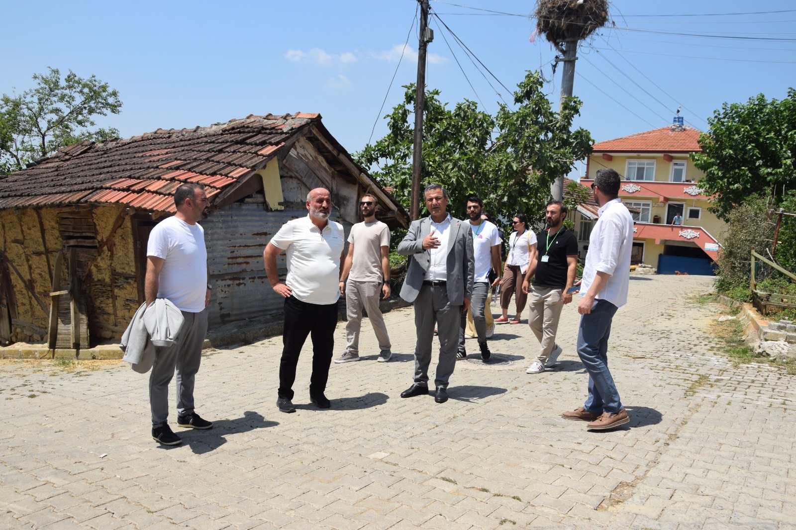 İzmit Belediyesi mahalle gezilerine Sepetçi’de devam etti (9)