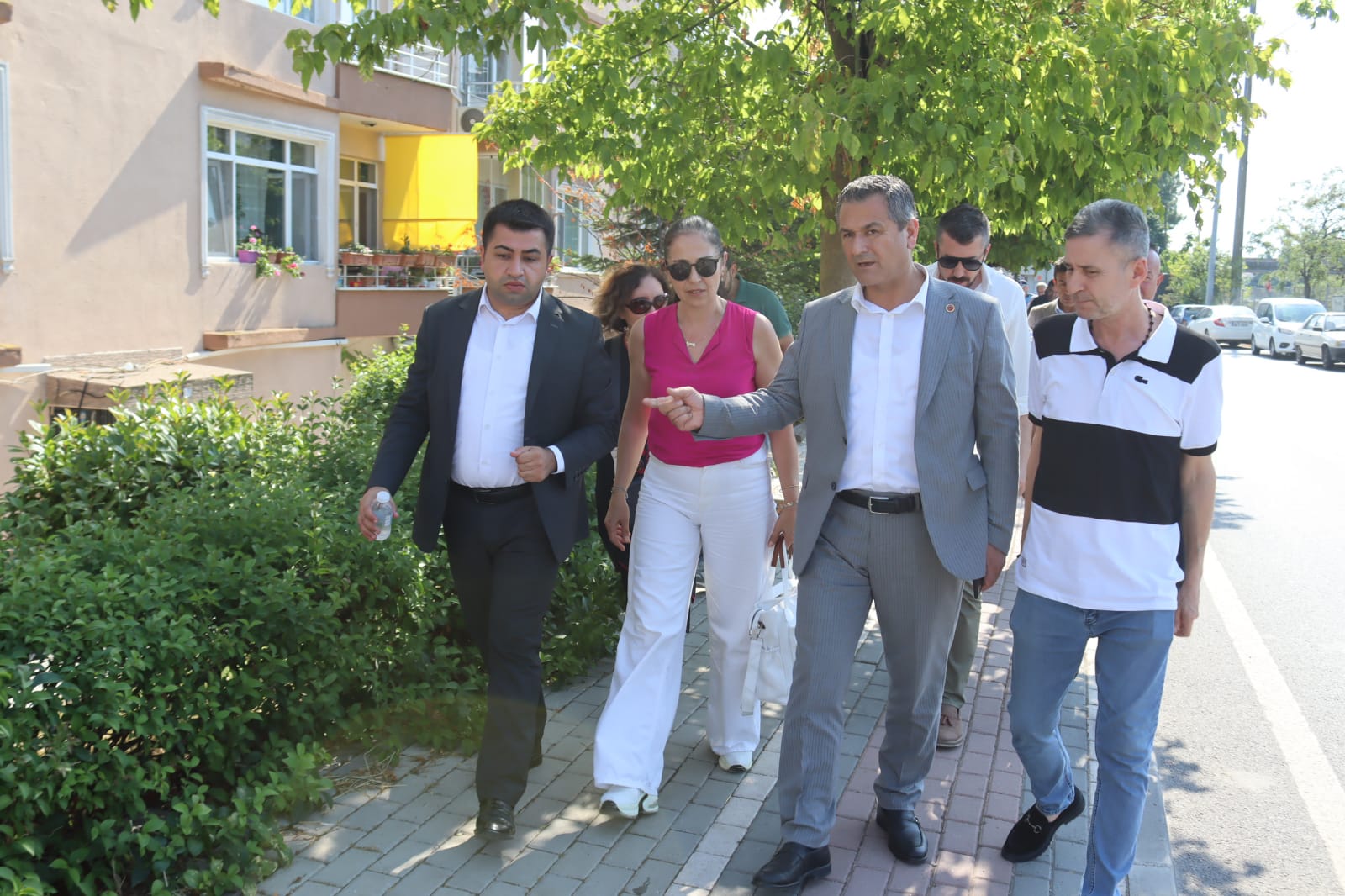 Izmit Belediyesi mahallelerdeki ihtiyaçlari yerinde tespit ediyor (6)