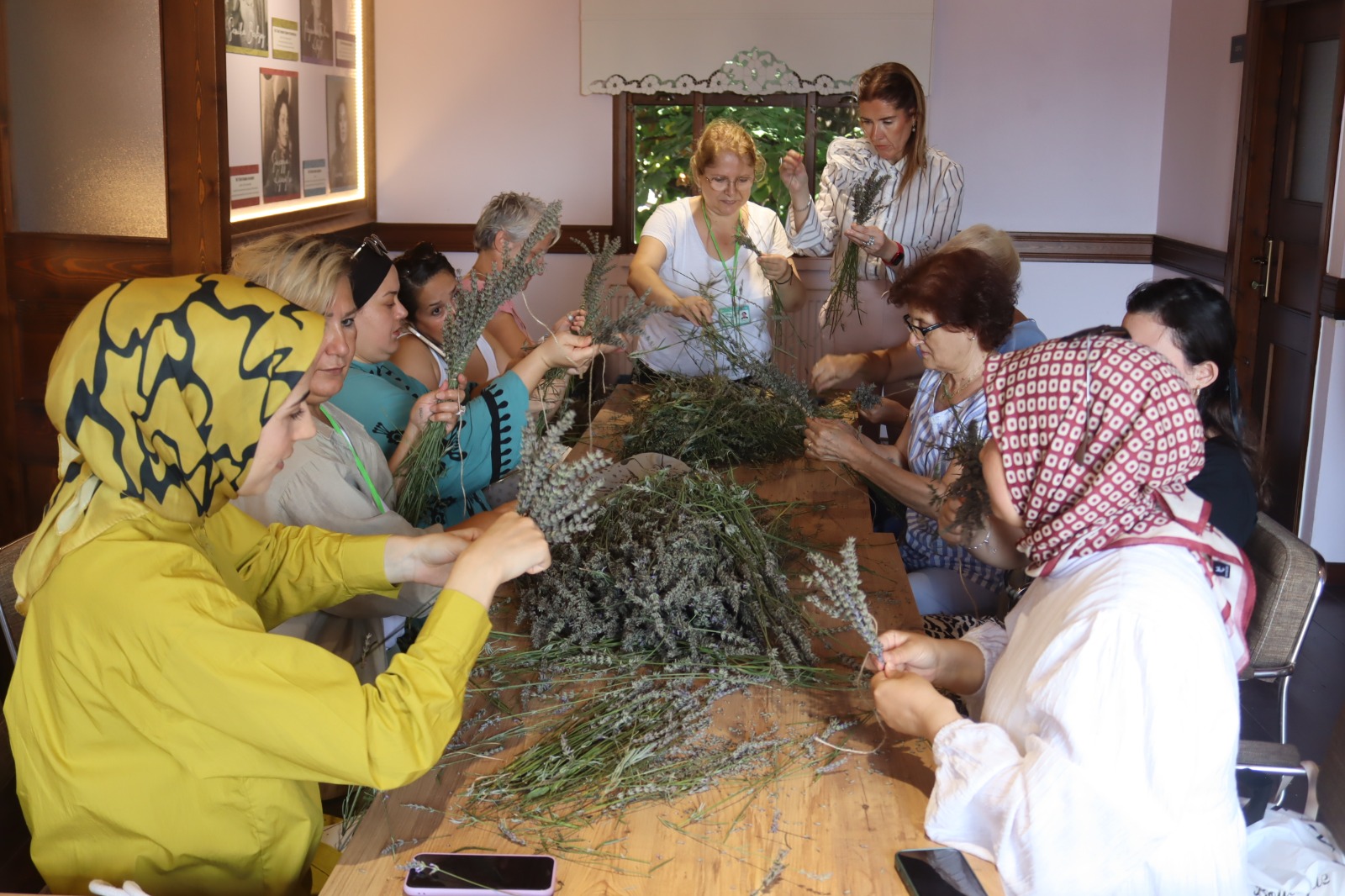 Izmit Belediyesinin Lavanta Workshoplarina kadinlardan yogun ilgi (1)