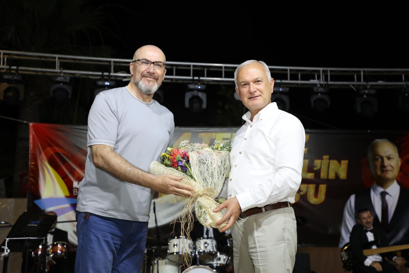 Izmit Kent Orkestrasi, Karamürsel'de kurtulus günü coskusu yasatti (2)