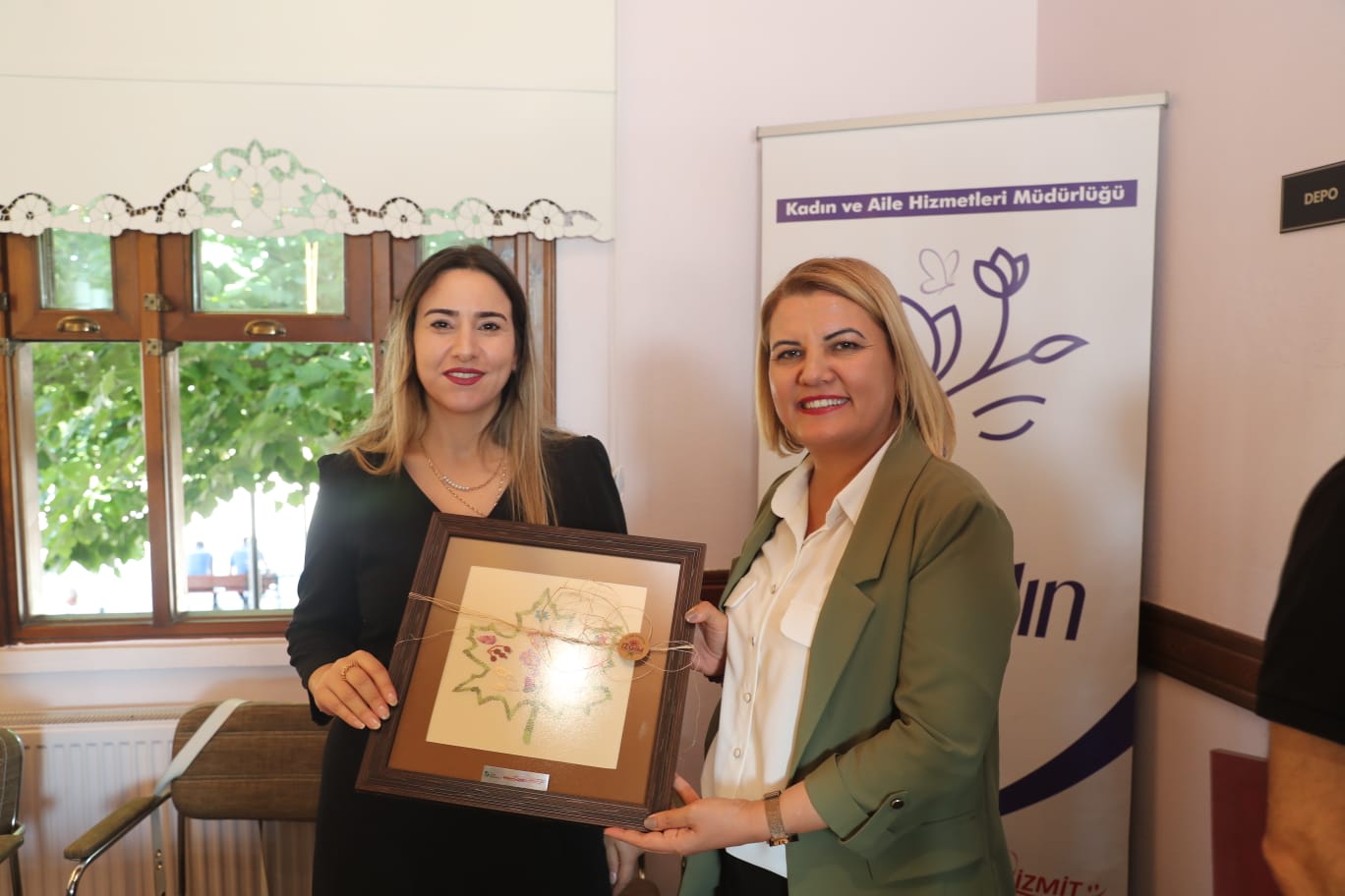 İzmit’in Kurtuluşunun 103’üncü yılında Milli Mücadele Kahramanı Kara Fatma anıldı (2)
