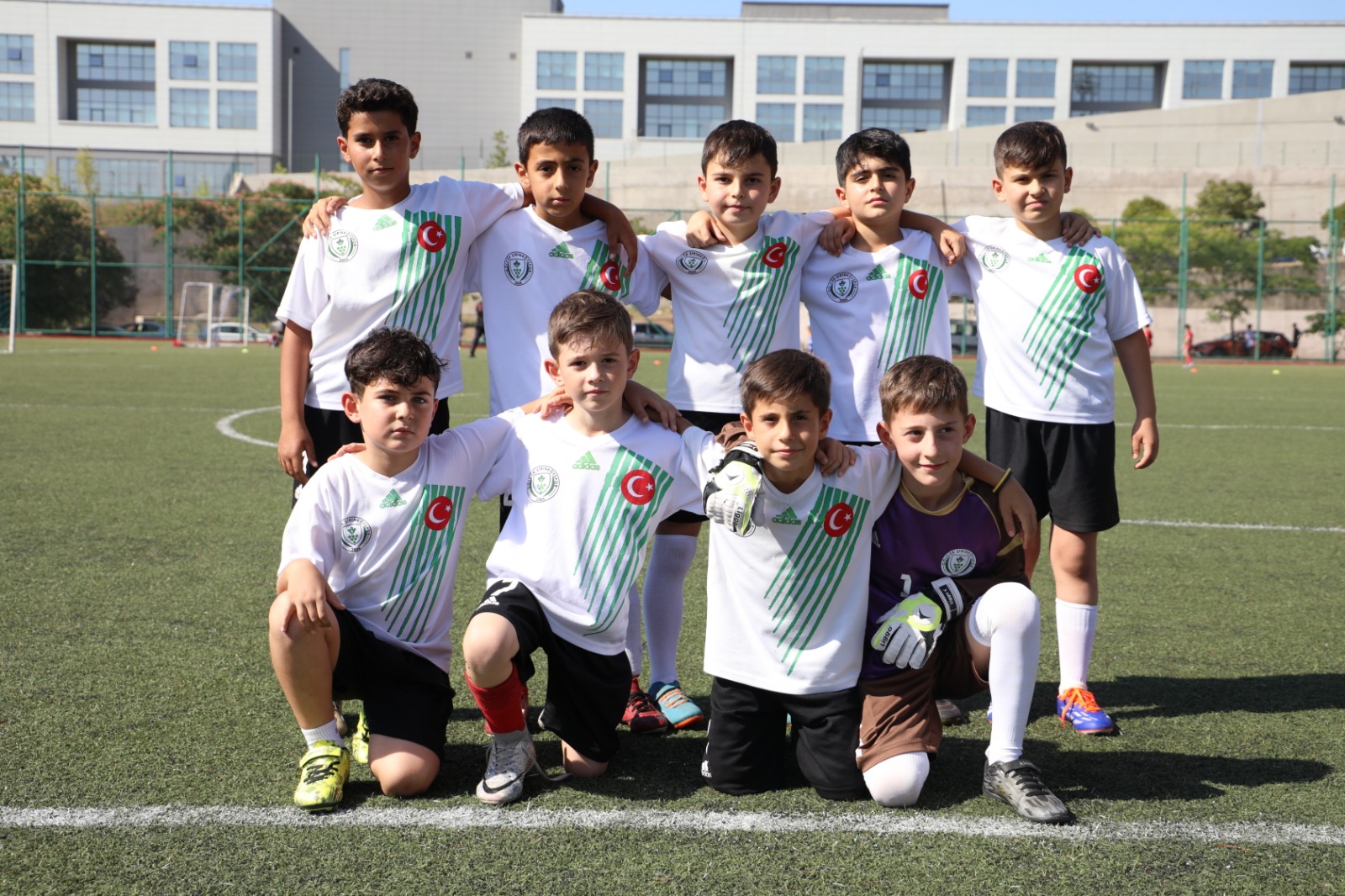 Izmitli Minikler Pismaniye Cup Futbol Turnuvasinda kiyasiya mücadele etti (1)