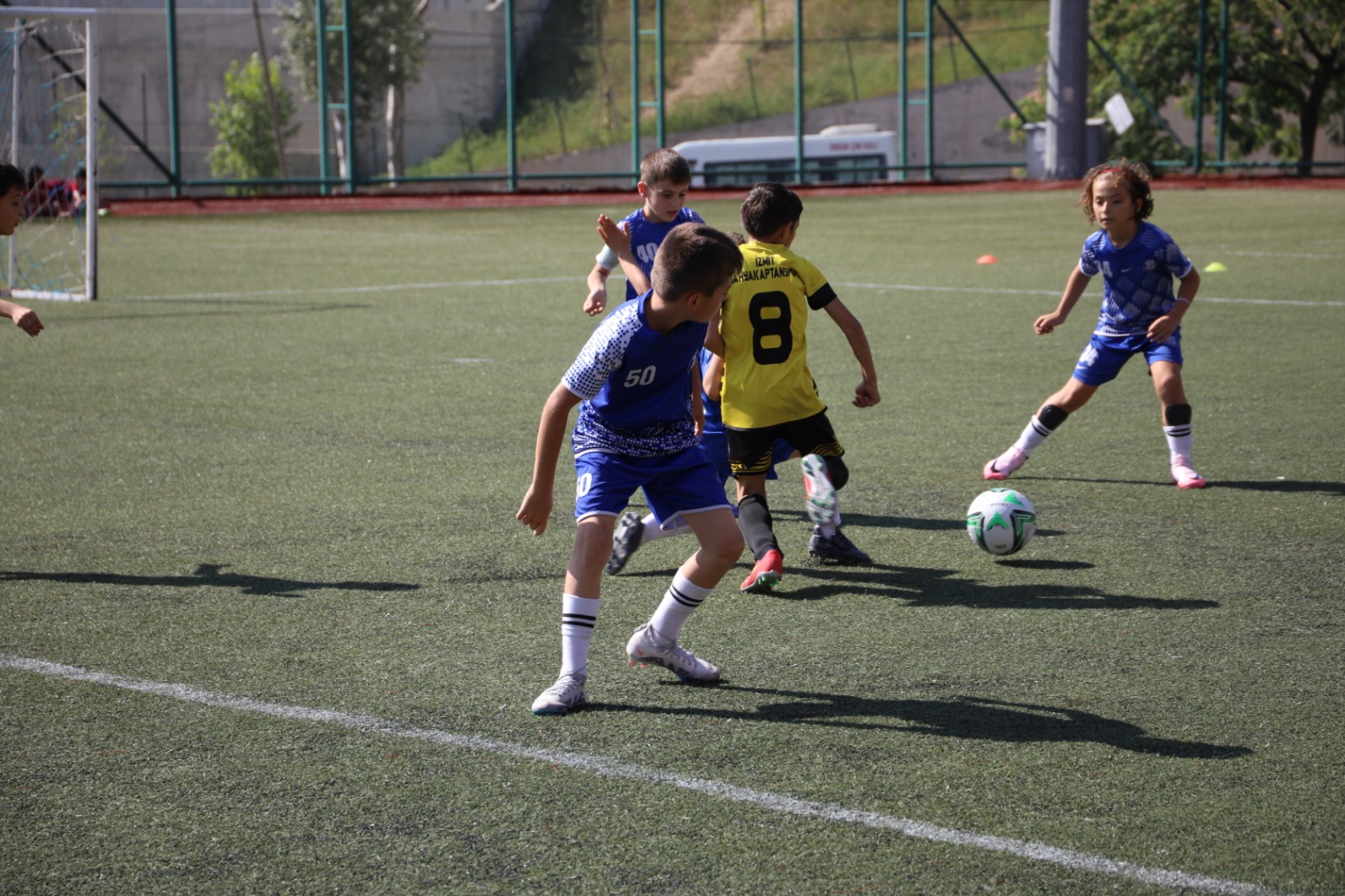 Izmitli Minikler Pismaniye Cup Futbol Turnuvasinda kiyasiya mücadele etti (4)