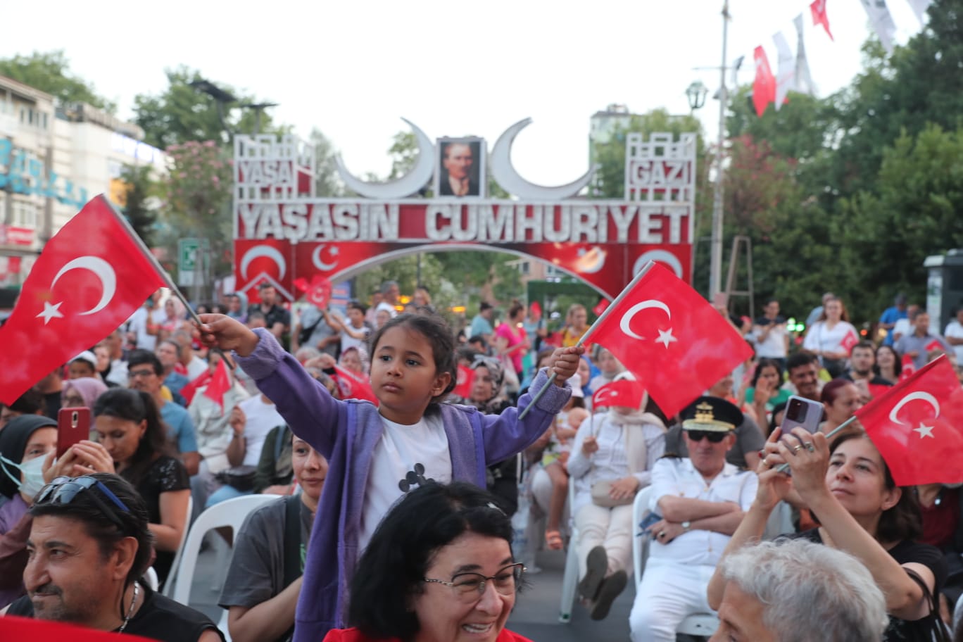 Kurtuluş coşkusu İzmit Kent Orkestrası’nın konseri ile taçlandı (11)