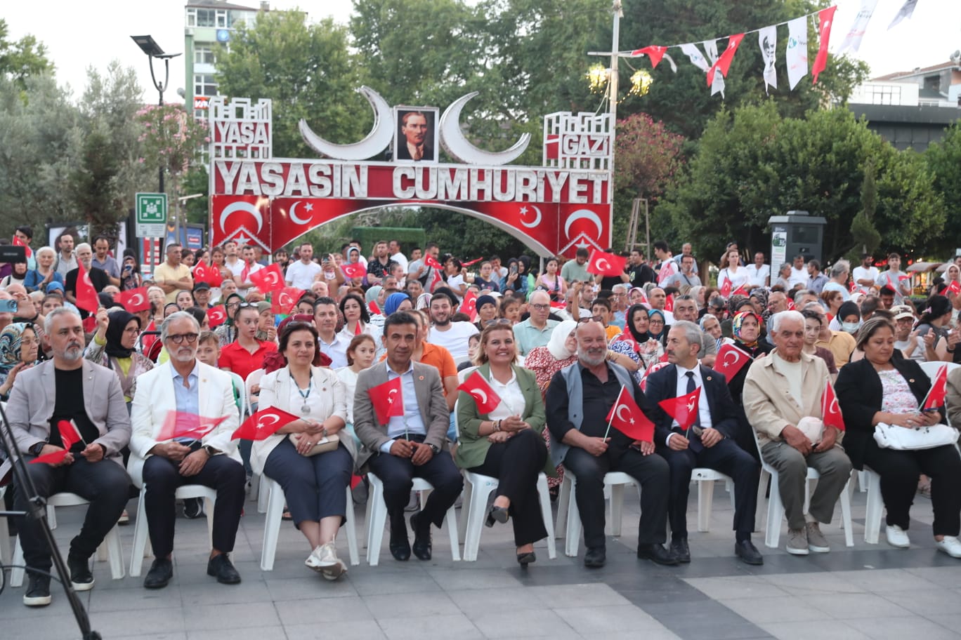 Kurtuluş coşkusu İzmit Kent Orkestrası’nın konseri ile taçlandı (2)