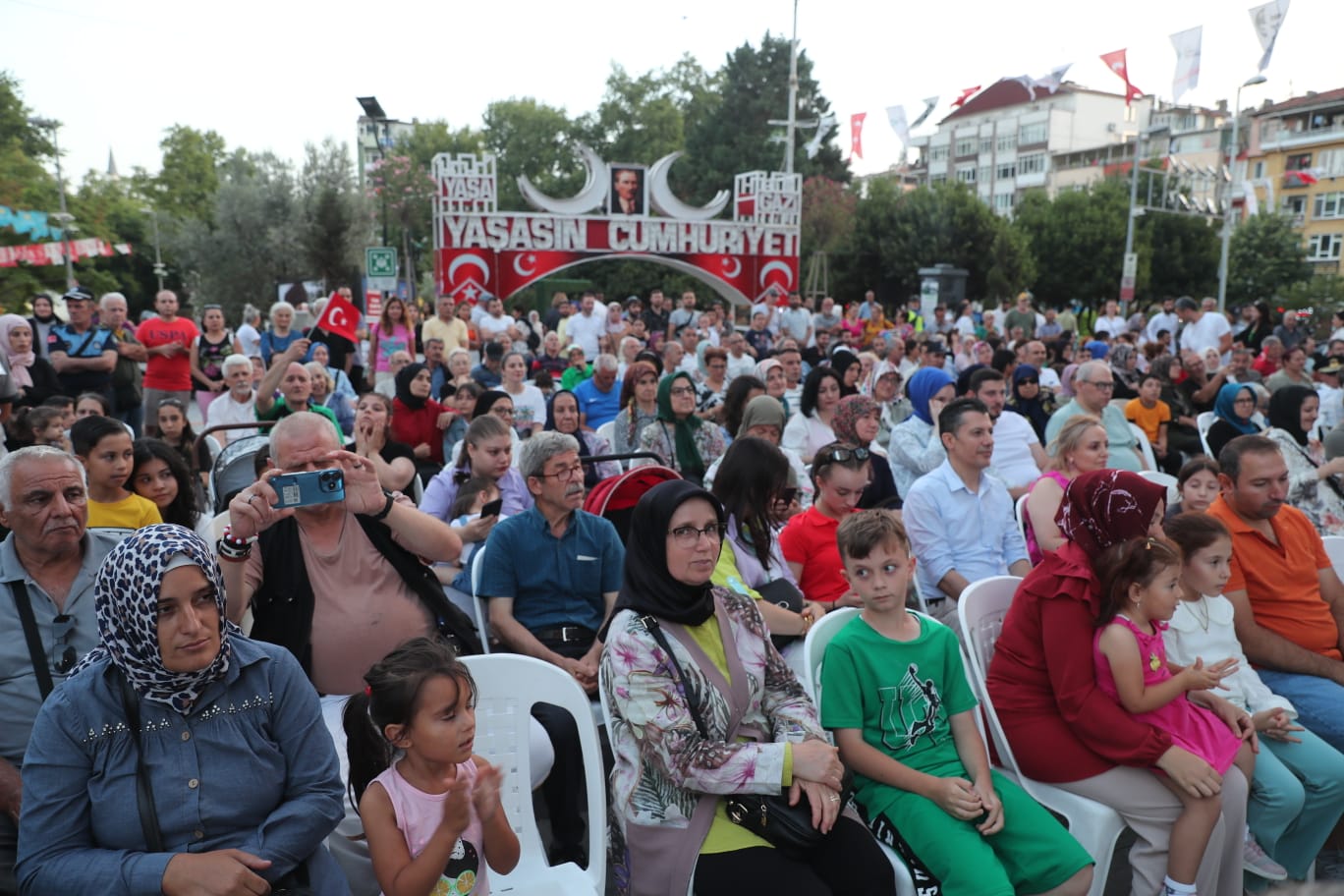 Kurtuluş coşkusu İzmit Kent Orkestrası’nın konseri ile taçlandı (5)