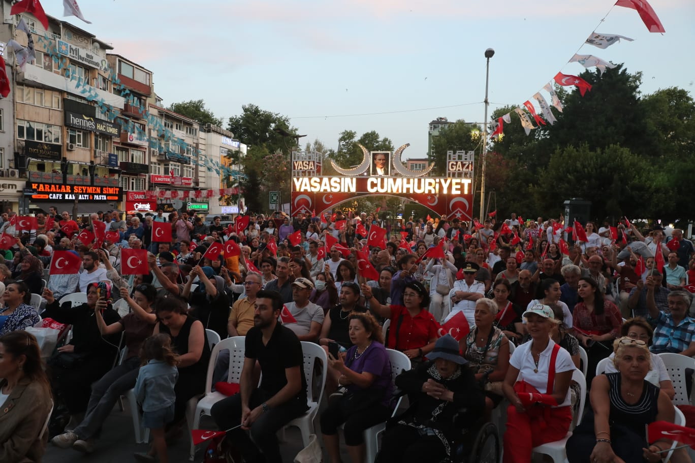 Kurtuluş coşkusu İzmit Kent Orkestrası’nın konseri ile taçlandı (9)