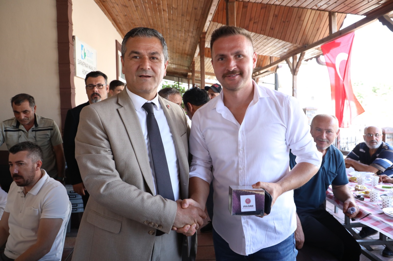 muhtarlara hediye takdimi (2)