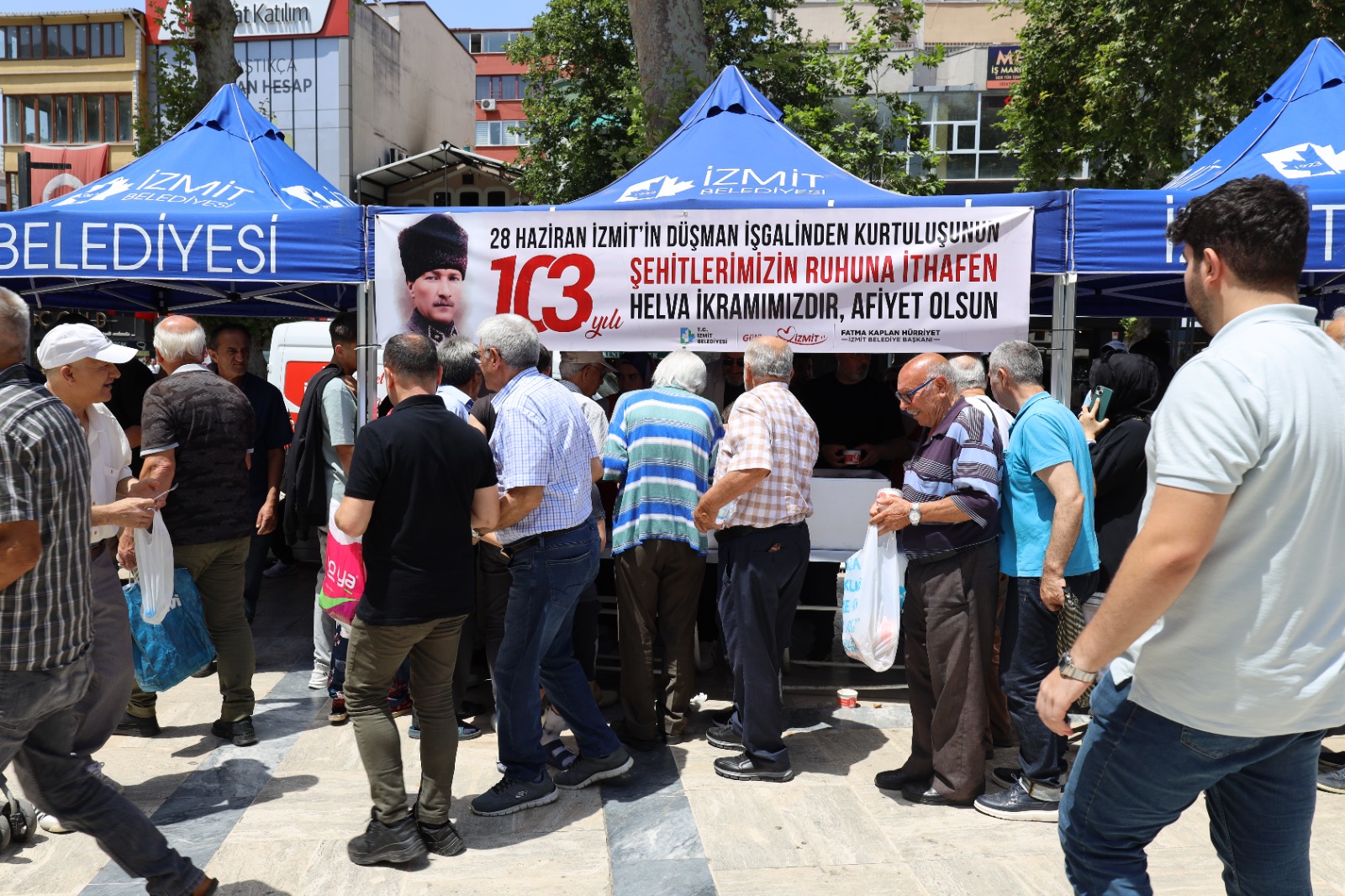 şehitler anısına helva dağıtıldı (11)