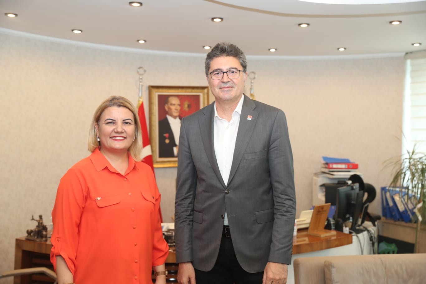 CHP Genel Baskan Yardimcisi Ensar Aytekin Baskan Hürriyet'i ziyaret etti (3)