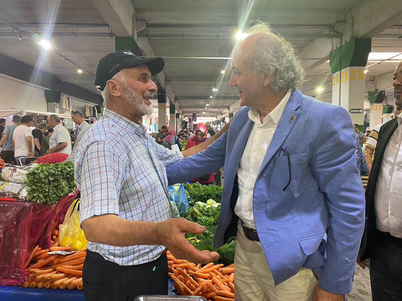 Izmit Belediye Baskan Vekili Arcan pazarci esnafina `hayirli isler' diledi (5)