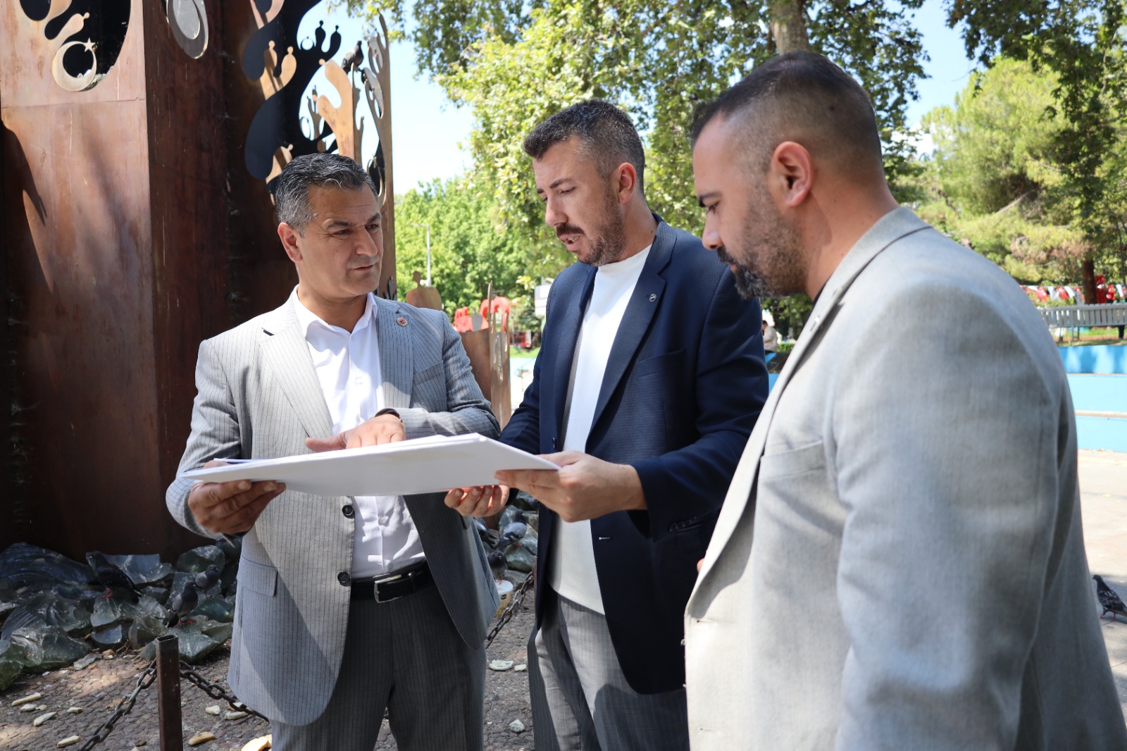 İzmit Belediyesi 15 Temmuz anıtını inceledi (2)
