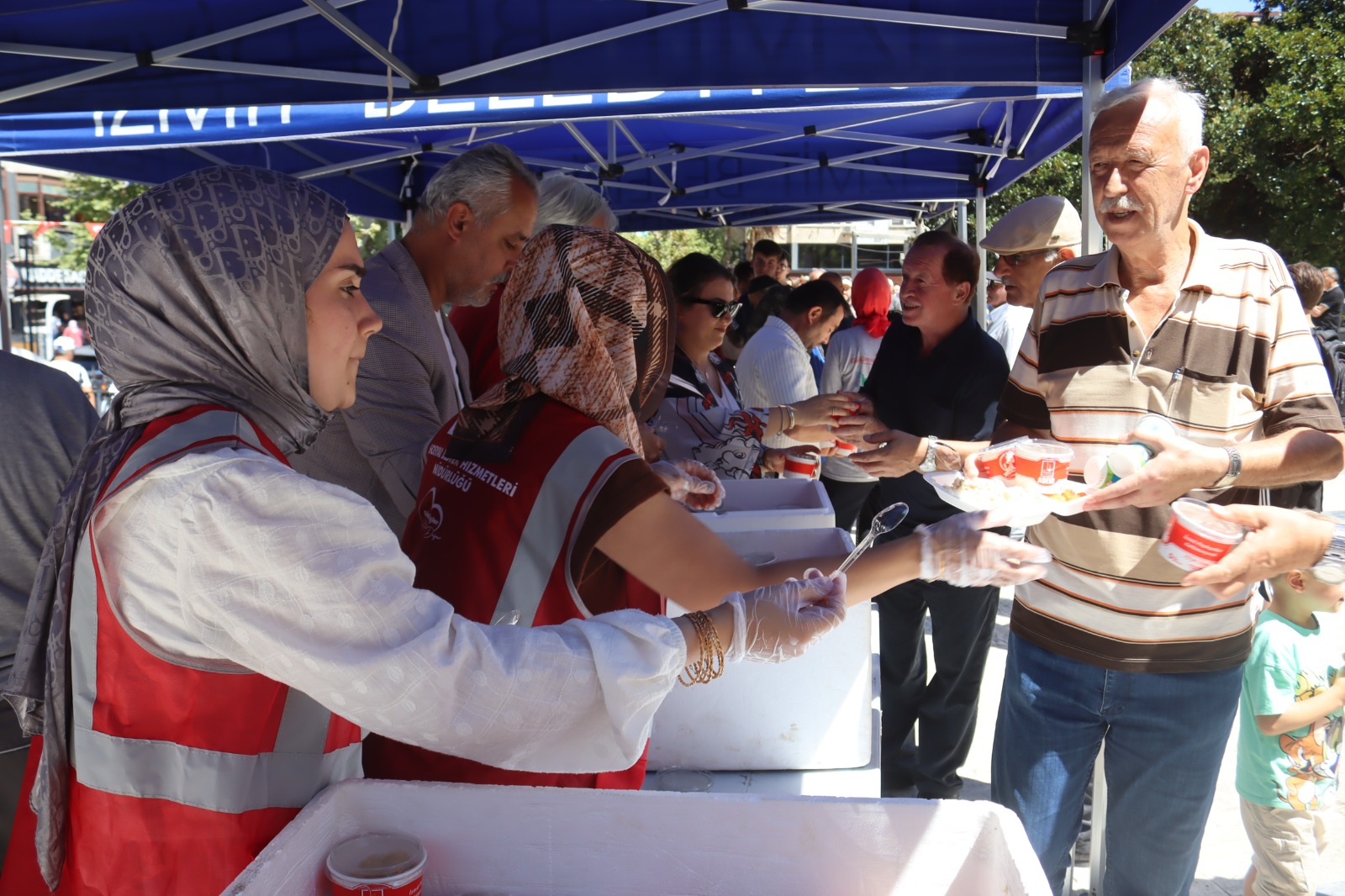 İzmit Belediyesi 17 Ağustos Depreminde Hayatını Kaybeden Vatandaşları Unutmadı (1)