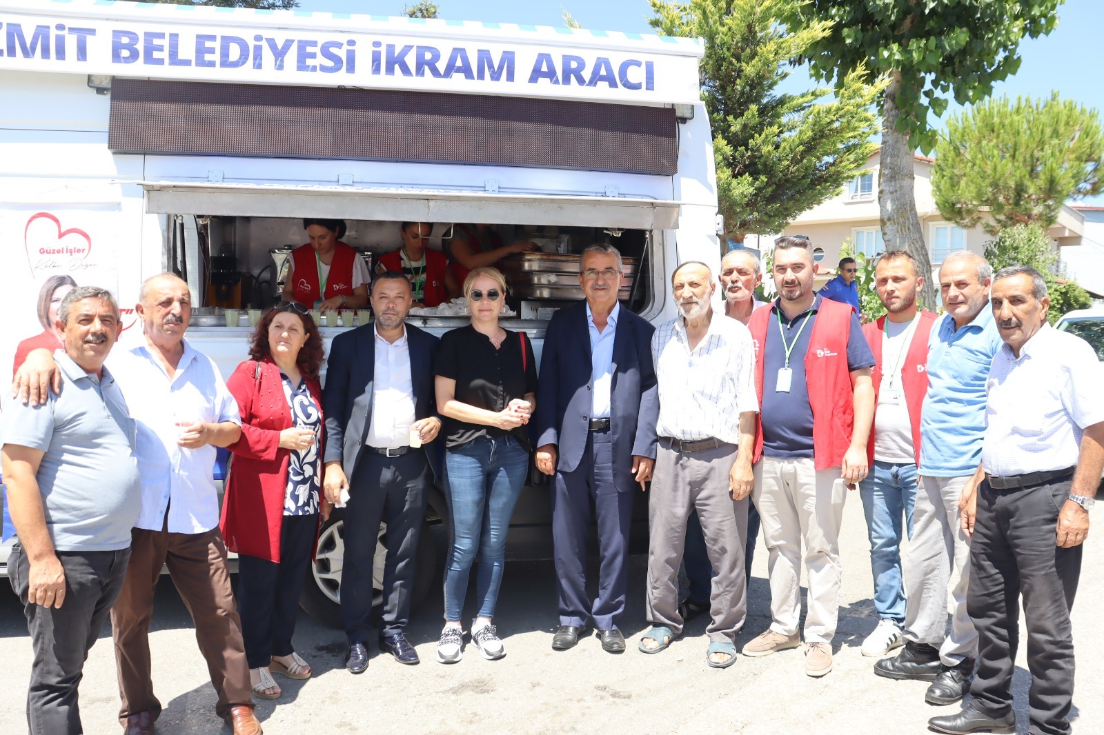Izmit Belediyesi, Cuma Namazi sonrasi Fatih Cami Cemaati ile bulustu (1)