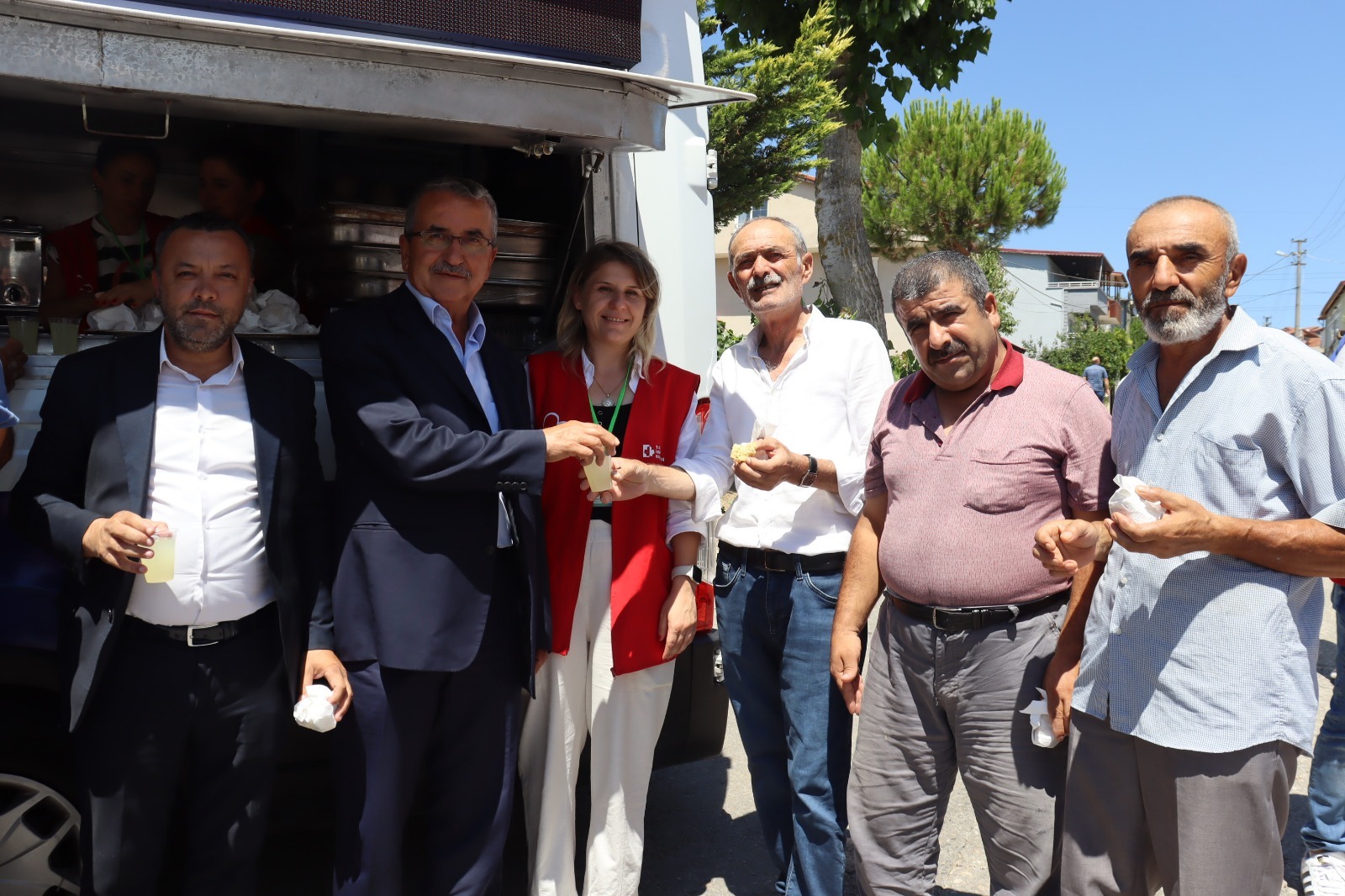 Izmit Belediyesi, Cuma Namazi sonrasi Fatih Cami Cemaati ile bulustu (10)