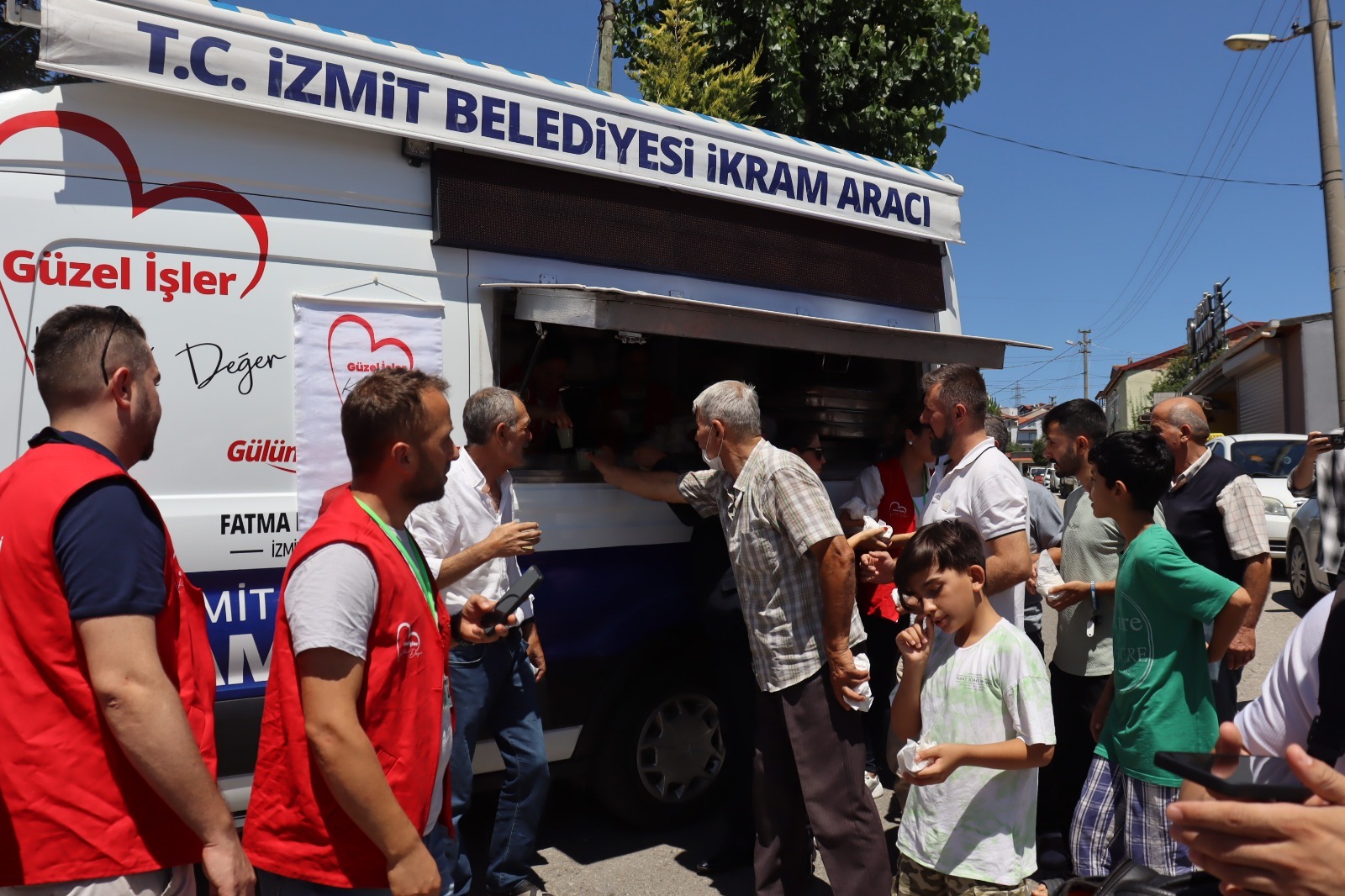 Izmit Belediyesi, Cuma Namazi sonrasi Fatih Cami Cemaati ile bulustu (5)
