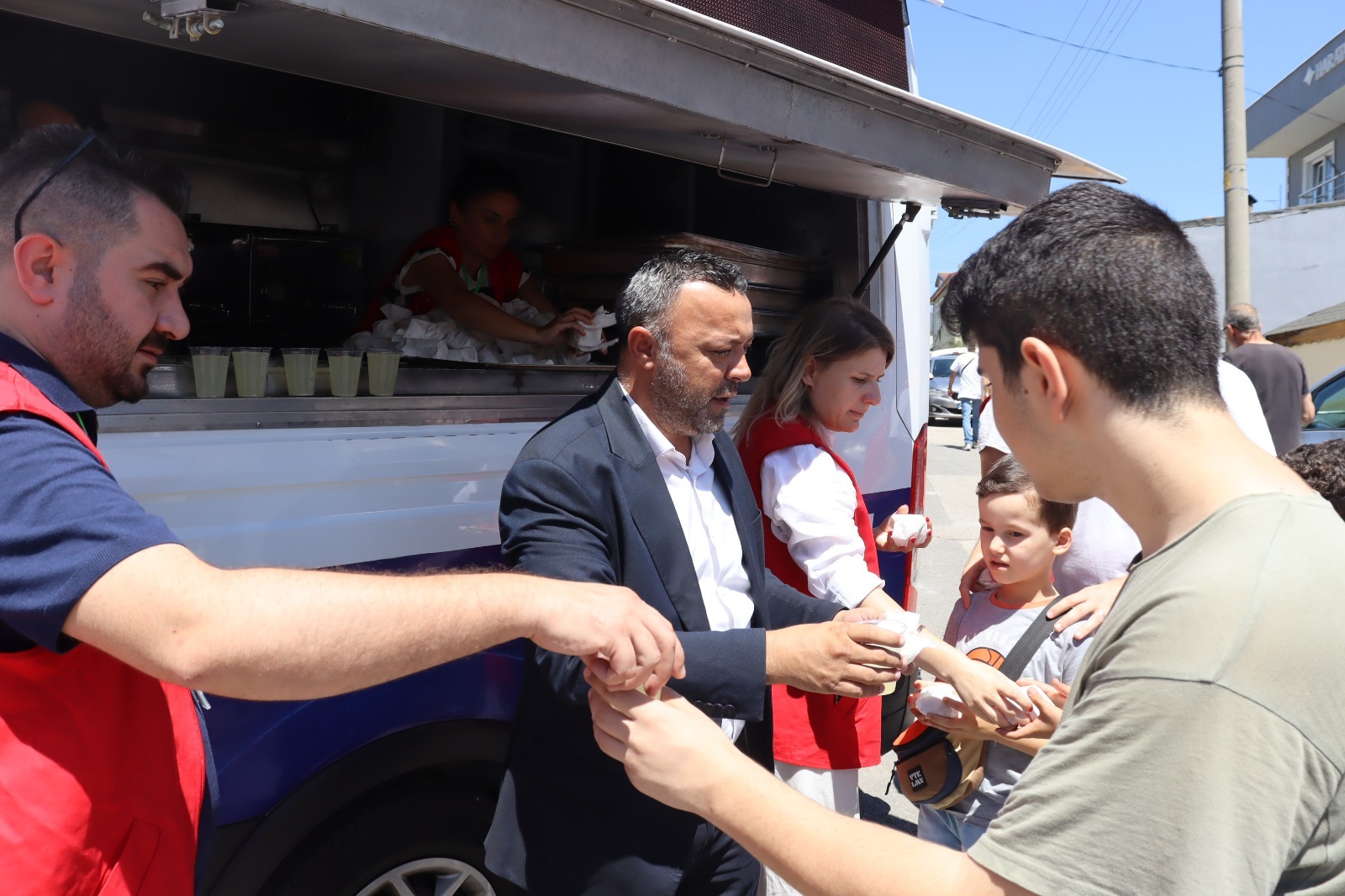 Izmit Belediyesi, Cuma Namazi sonrasi Fatih Cami Cemaati ile bulustu (8)