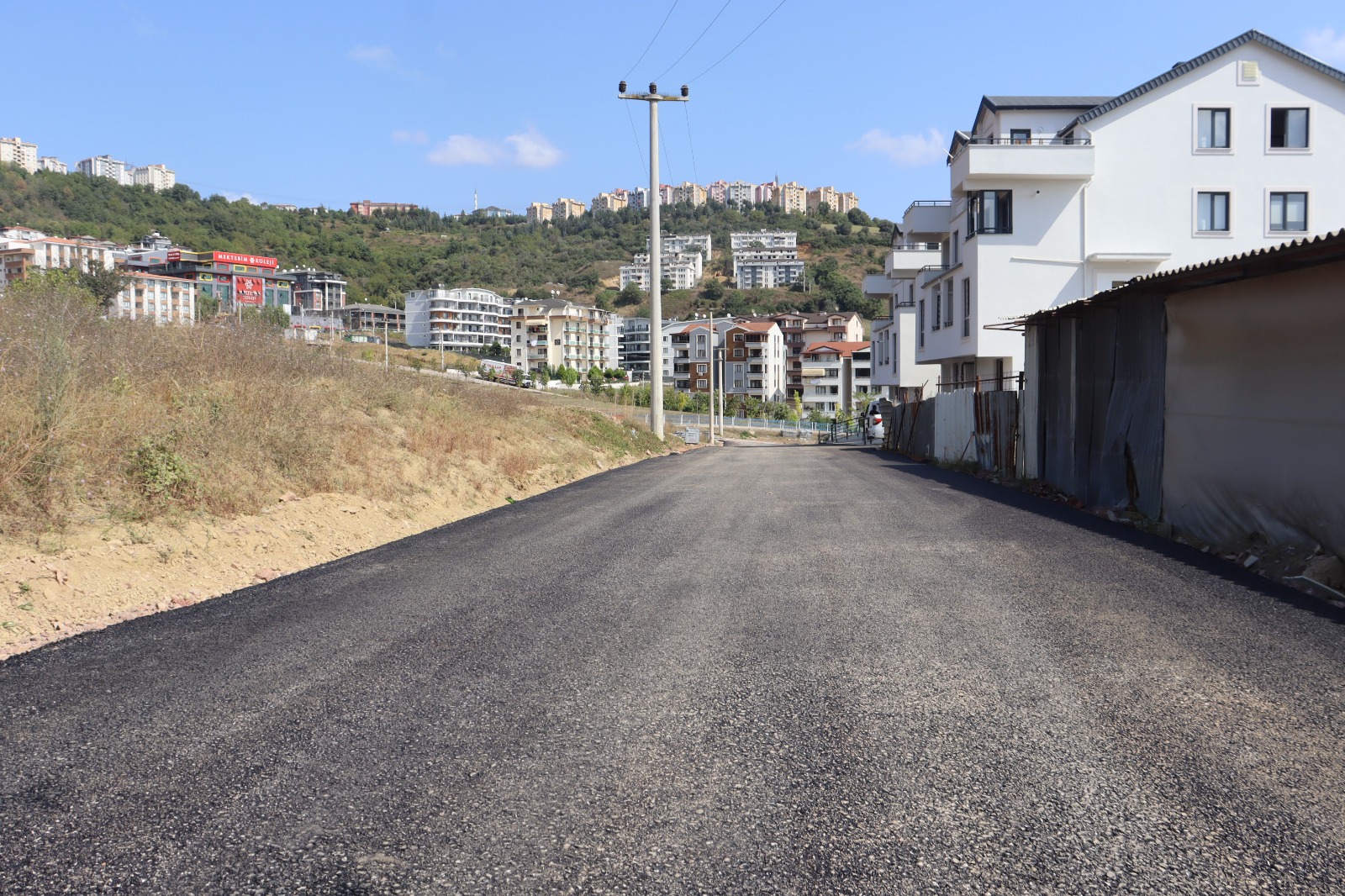 İzmit Belediyesi, Erbay Sokağı yenilenen yüzüyle halkın kullanımına sundu (3)