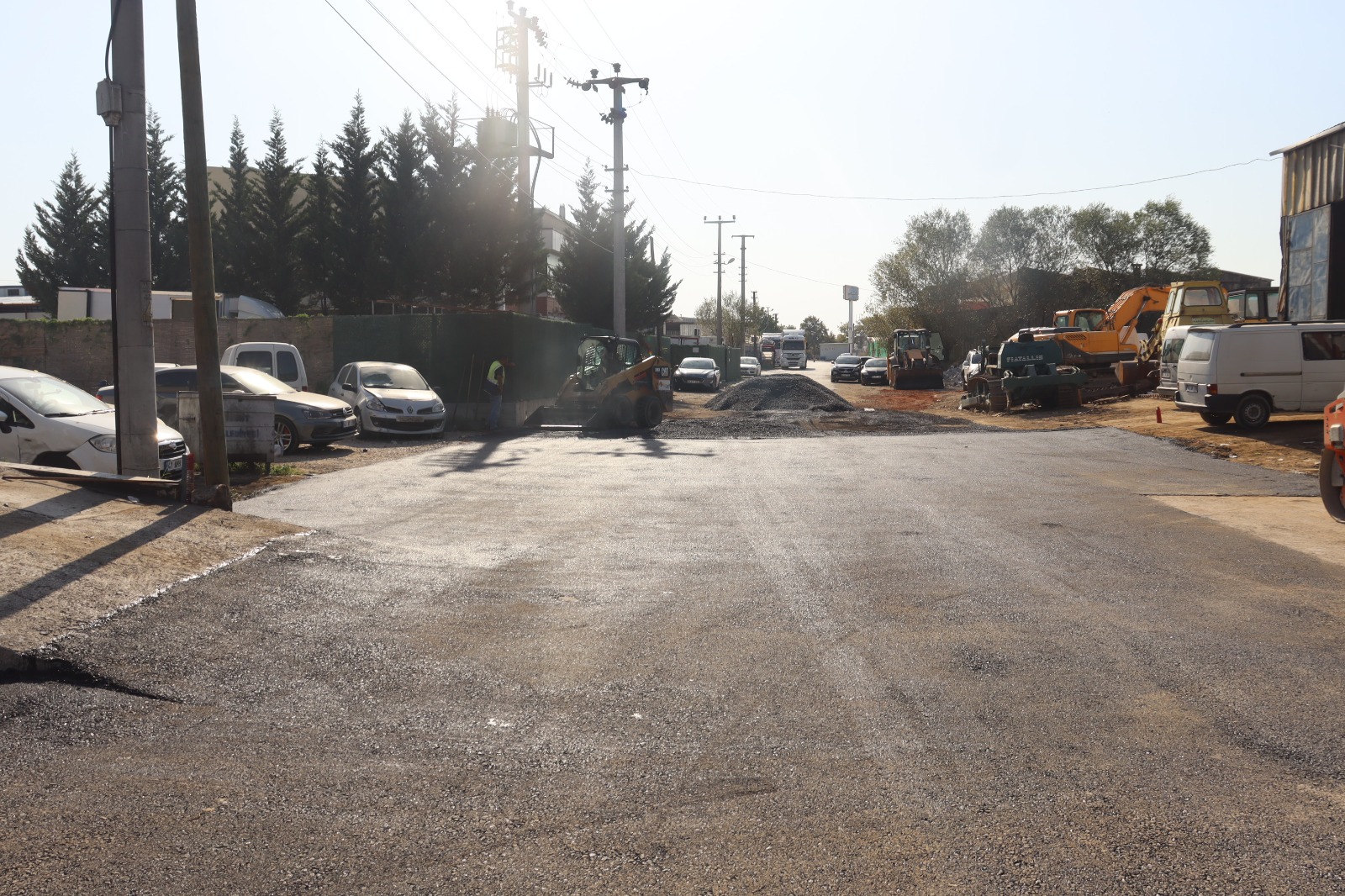 İzmit Belediyesi Fen İşleri Müdürlüğü, asfalt sezonunda hız kesmiyor (7)