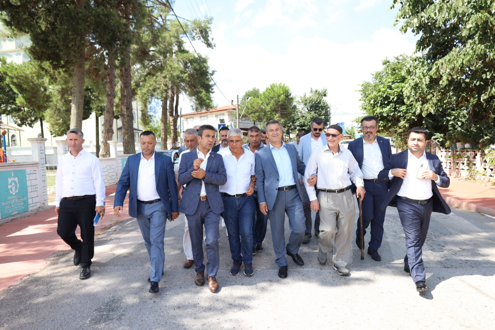 Izmit Belediyesi Mahalle ziyaretlerine Süleymaniye ve Kadiköyde devam etti (11)